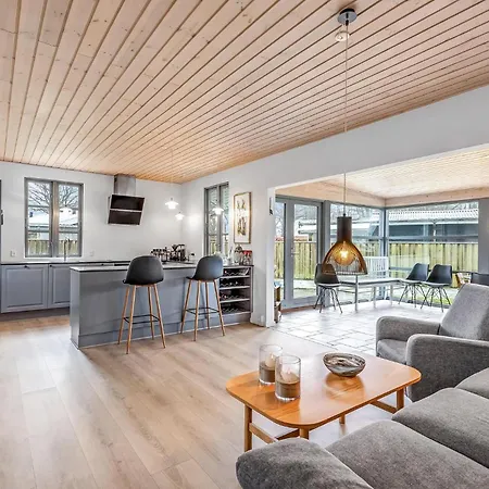 4 Bedroom Stunning In 別荘 *