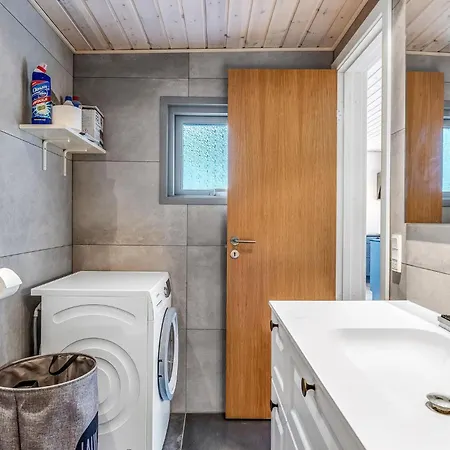 4 Bedroom Stunning In ハザスレウ